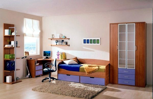 Desk for youth rooms