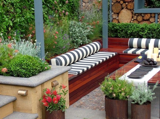 Garden Design - modern cool landscape gardening in the backyard