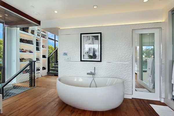 Modern luxury villa with elegant design in California