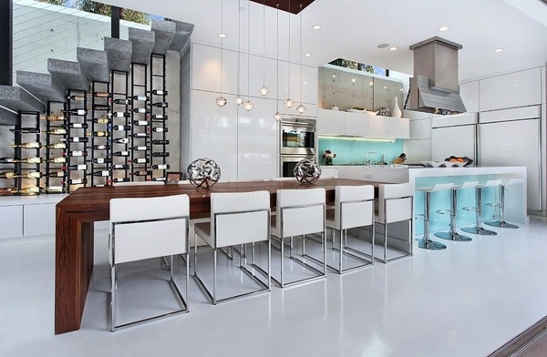 Modern luxury villa with elegant design in California