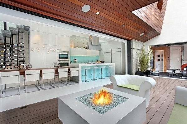 Modern luxury villa with elegant design in California