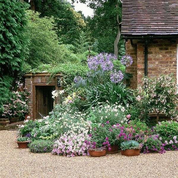 With gravel front garden design - photos and tips for you
