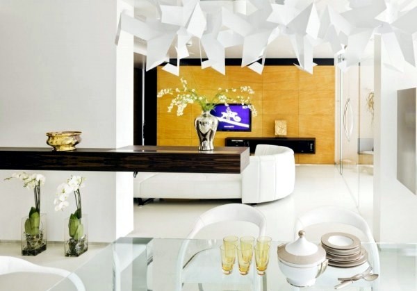 Color combinations and contrasts in a modern apartment