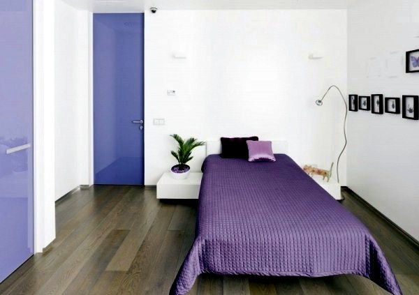 Color combinations and contrasts in a modern apartment