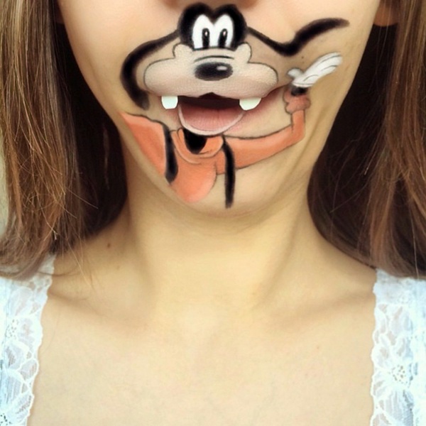 Creative make-up artist transforms her lips in cool cartoon characters