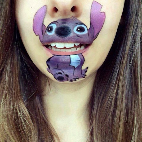 Creative make-up artist transforms her lips in cool cartoon characters