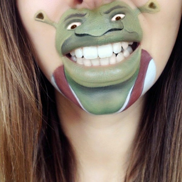 Creative make-up artist transforms her lips in cool cartoon characters
