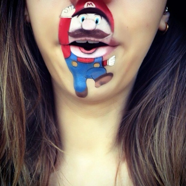 Creative make-up artist transforms her lips in cool cartoon characters