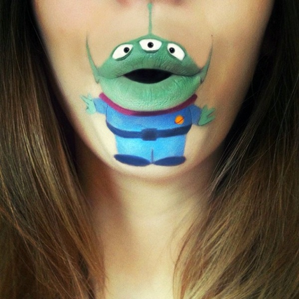 Creative make-up artist transforms her lips in cool cartoon characters