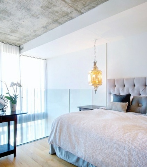 Quiet cool house, secluded in the Downtown Toronto
