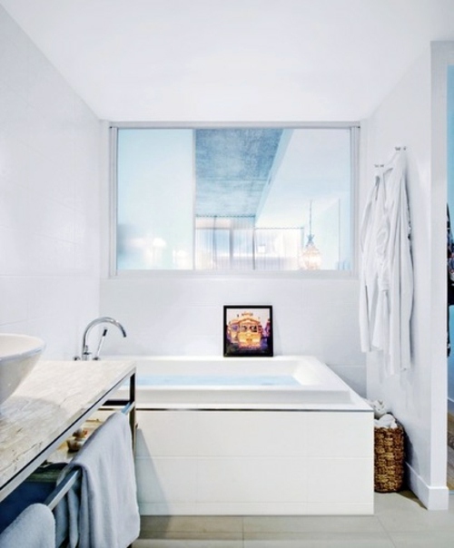 Quiet cool house, secluded in the Downtown Toronto