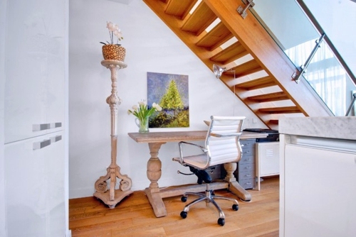 Quiet cool house, secluded in the Downtown Toronto