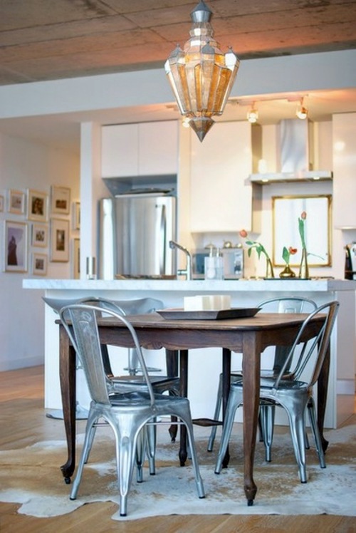 Quiet cool house, secluded in the Downtown Toronto