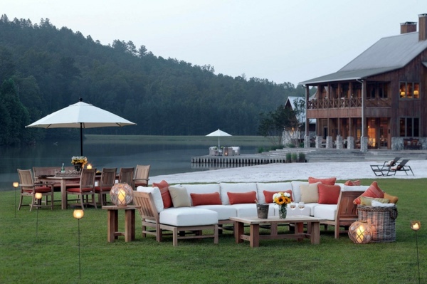 What you need to know about the teak garden furniture