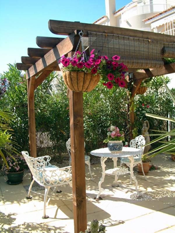 Build pergola or how to build a gazebo itself