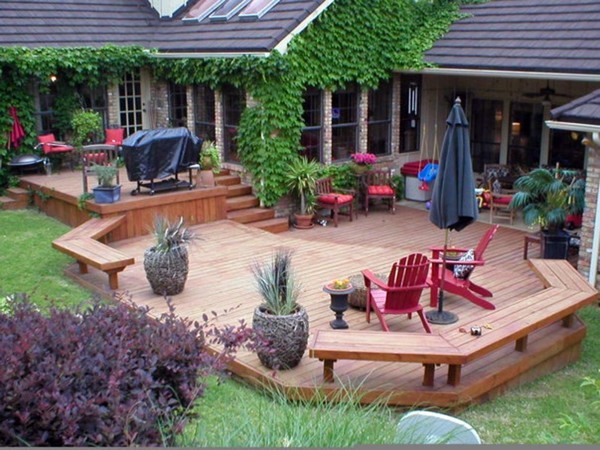 Remove the stains on the deck - Follow our tips!