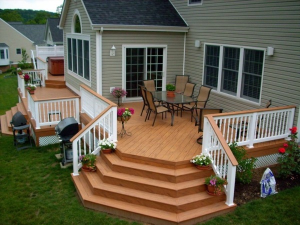 Remove the stains on the deck - Follow our tips!