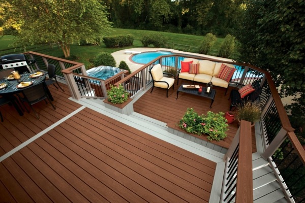 Remove the stains on the deck - Follow our tips!