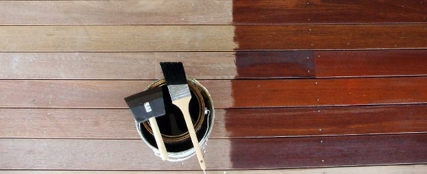 Remove the stains on the deck - Follow our tips!
