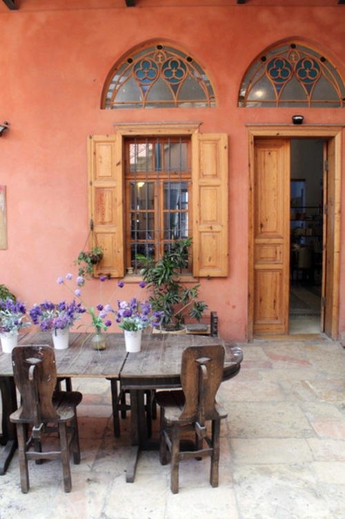 Art adorns the house - a 150 year old building in new splendor