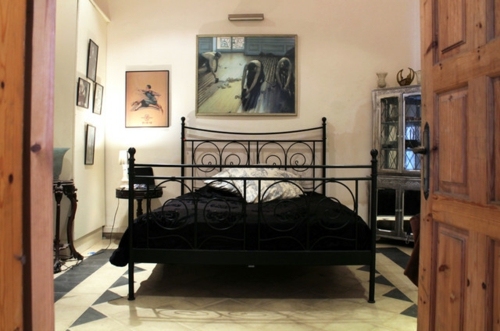 Art adorns the house - a 150 year old building in new splendor