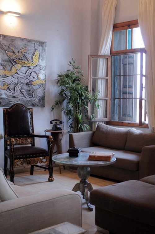 Art adorns the house - a 150 year old building in new splendor
