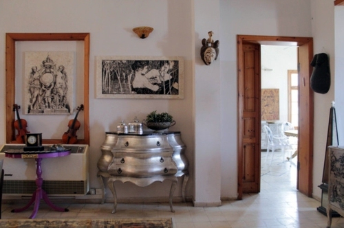 Art adorns the house - a 150 year old building in new splendor