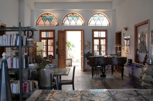Art adorns the house - a 150 year old building in new splendor