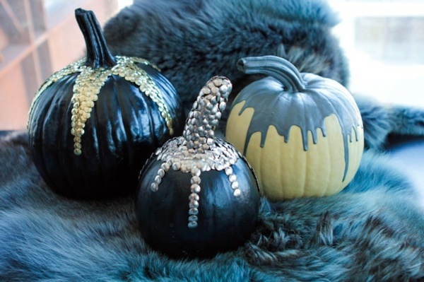 Halloween Decoration craft - decorate pumpkins attractive