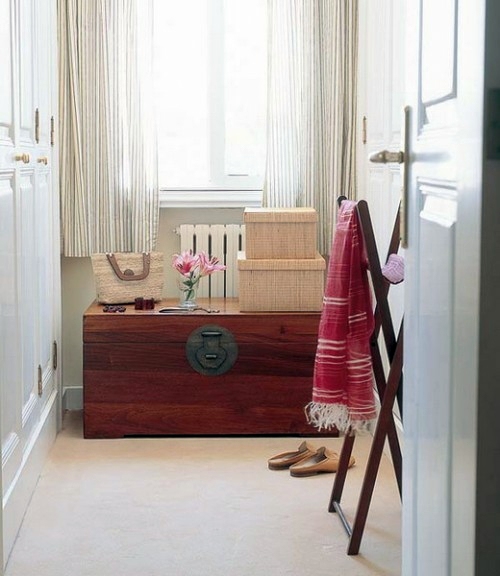 15 original and extravagant ideas for interior decoration with chests