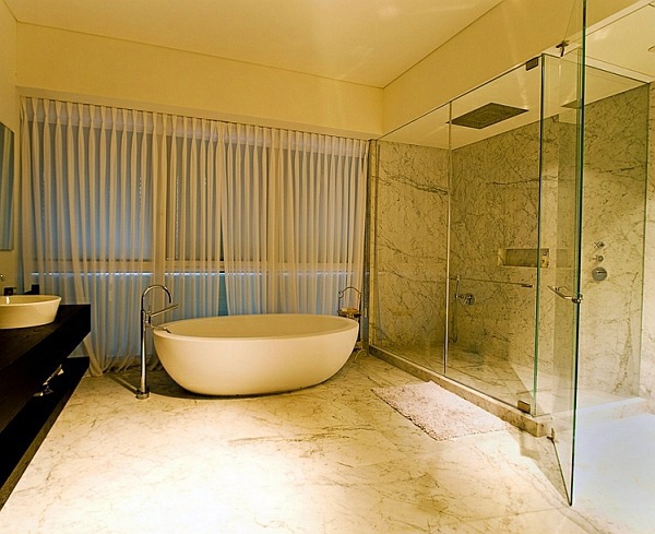 Hot Bath - 50 freestanding baths offer relaxation