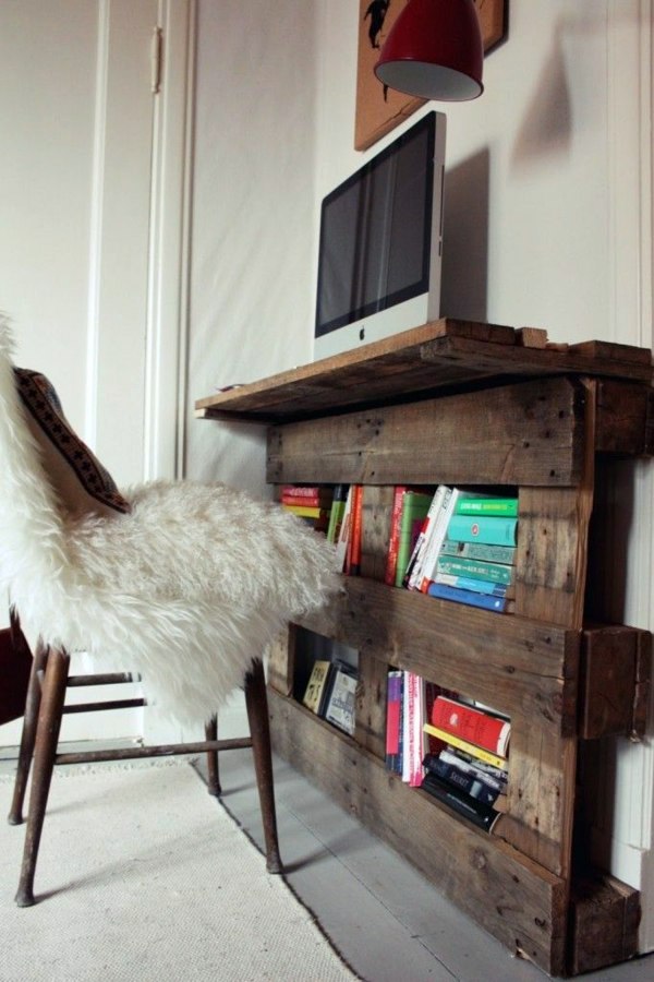 Save money and Customizing - 21 DIY Desks from Euro pallets