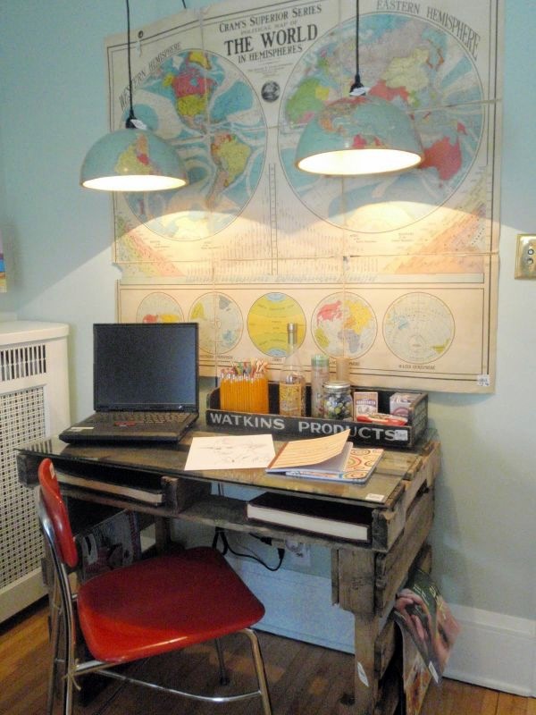 Save money and Customizing - 21 DIY Desks from Euro pallets