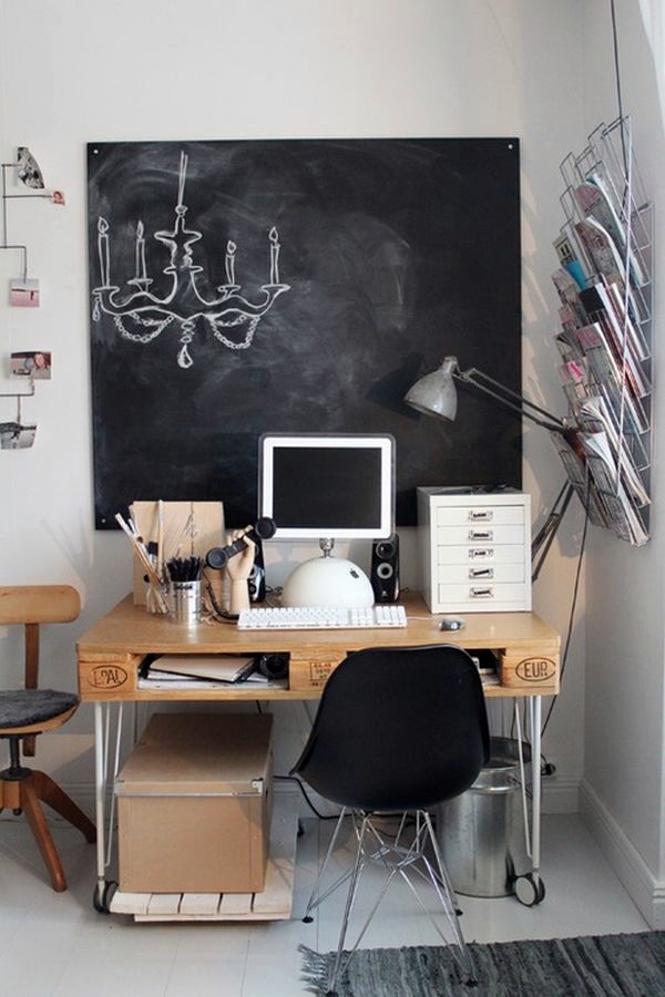 Save money and Customizing - 21 DIY Desks from Euro pallets
