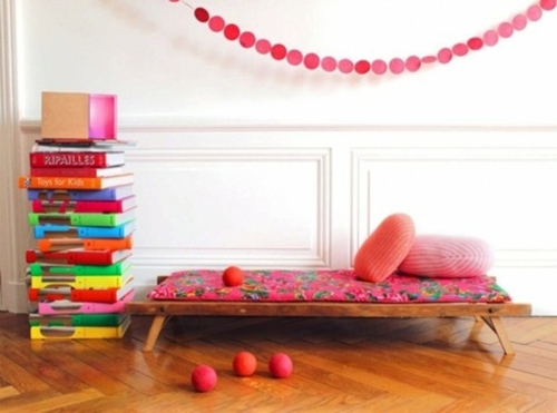 Use vintage accents - Nursery device