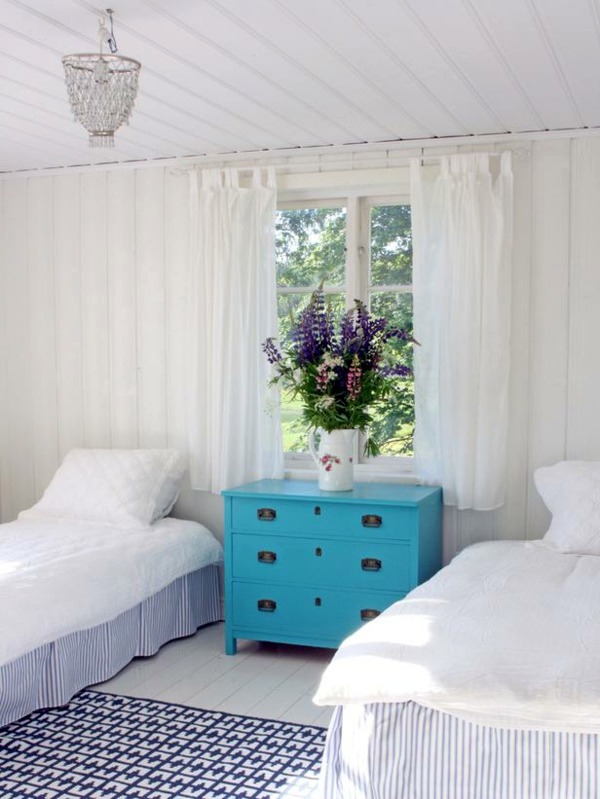 The bedroom set up low - 24 cool interior design ideas