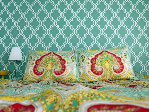The bedroom set up low - 24 cool interior design ideas