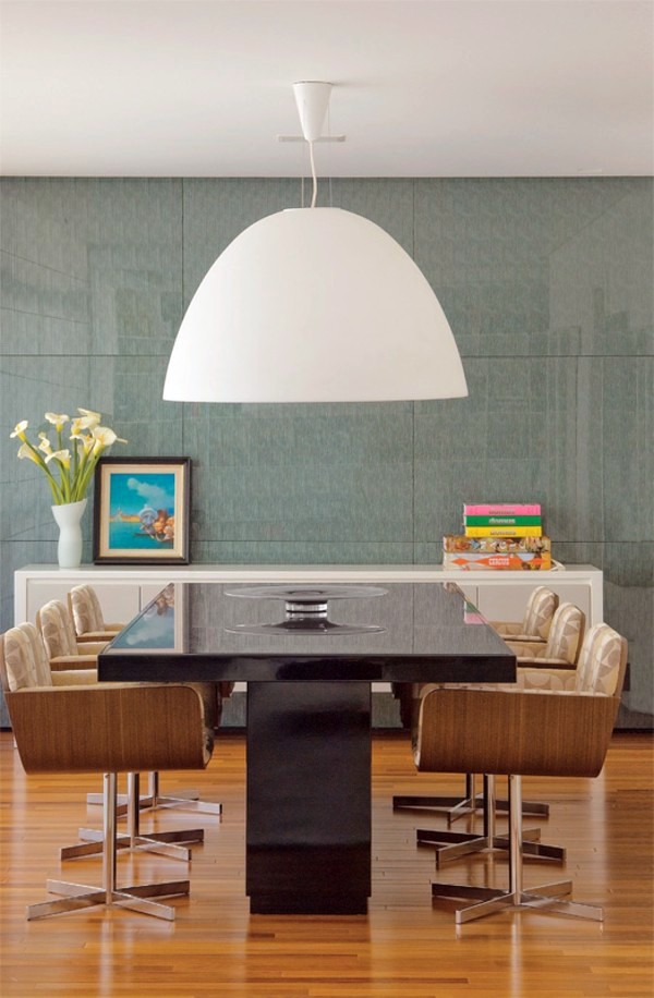 Dining room table with chairs that create a modern feel | Interior