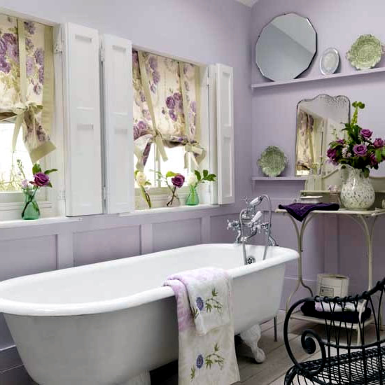 Unique Purple Themed Bathroom 