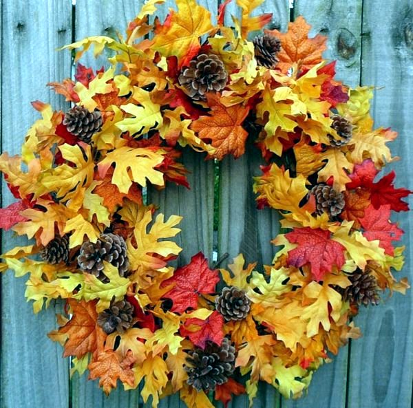 Pine cones and autumn leaves decorating ideas