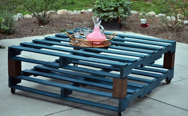 Garden table build yourself - Put some creativity and a craft!