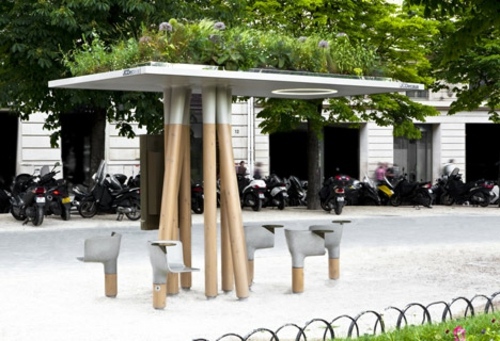 Wifi Internet station in Paris - innovative, technological progress