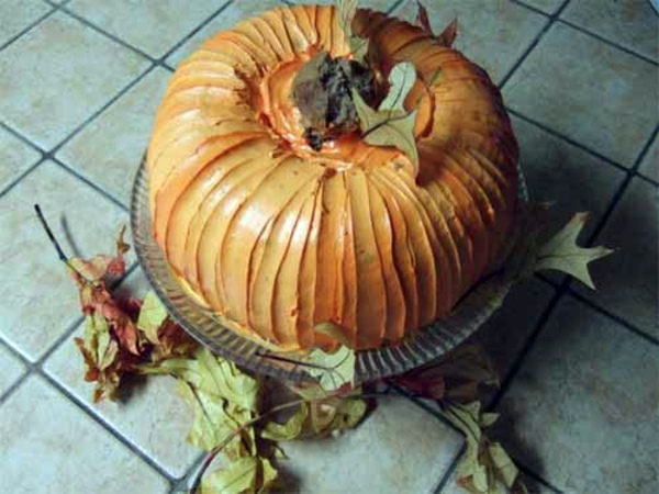 Halloween Party Ideas - great cakes in pumpkin shape