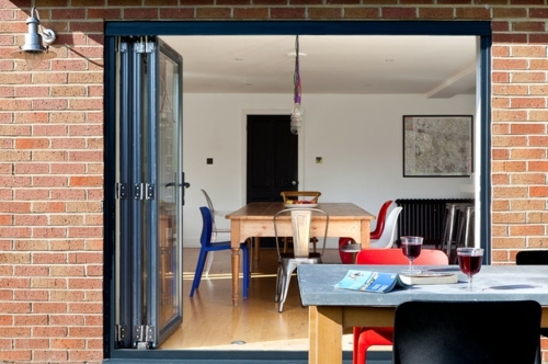 15-color interior design in red, white and blue. It starts!