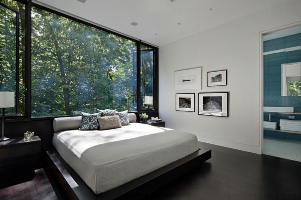 Bold bedroom color ideas with black and white accents