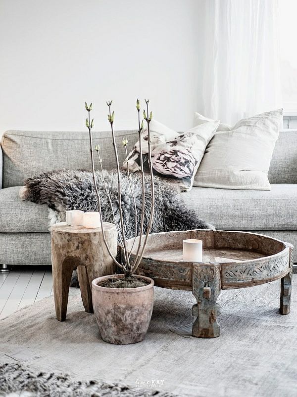 Table tree trunk - great art piece in the living room Table tree trunk - great art piece in the living room