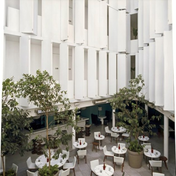 Neoclassical building - modern and functional hotel Condesa DF