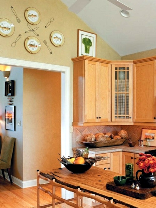 Decorative wall plate - great wall decoration in the kitchen Decorative wall plate - great wall decoration in the kitchen