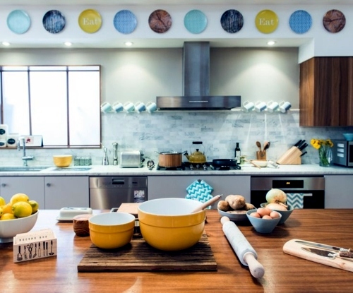 Decorative wall plate - great wall decoration in the kitchen Decorative wall plate - great wall decoration in the kitchen
