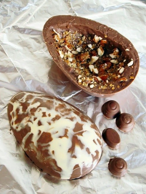 DIY chocolate Easter eggs